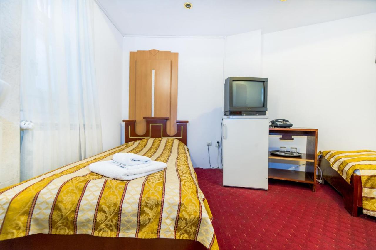 Carpati Imparatul Romanilor * Bucarest