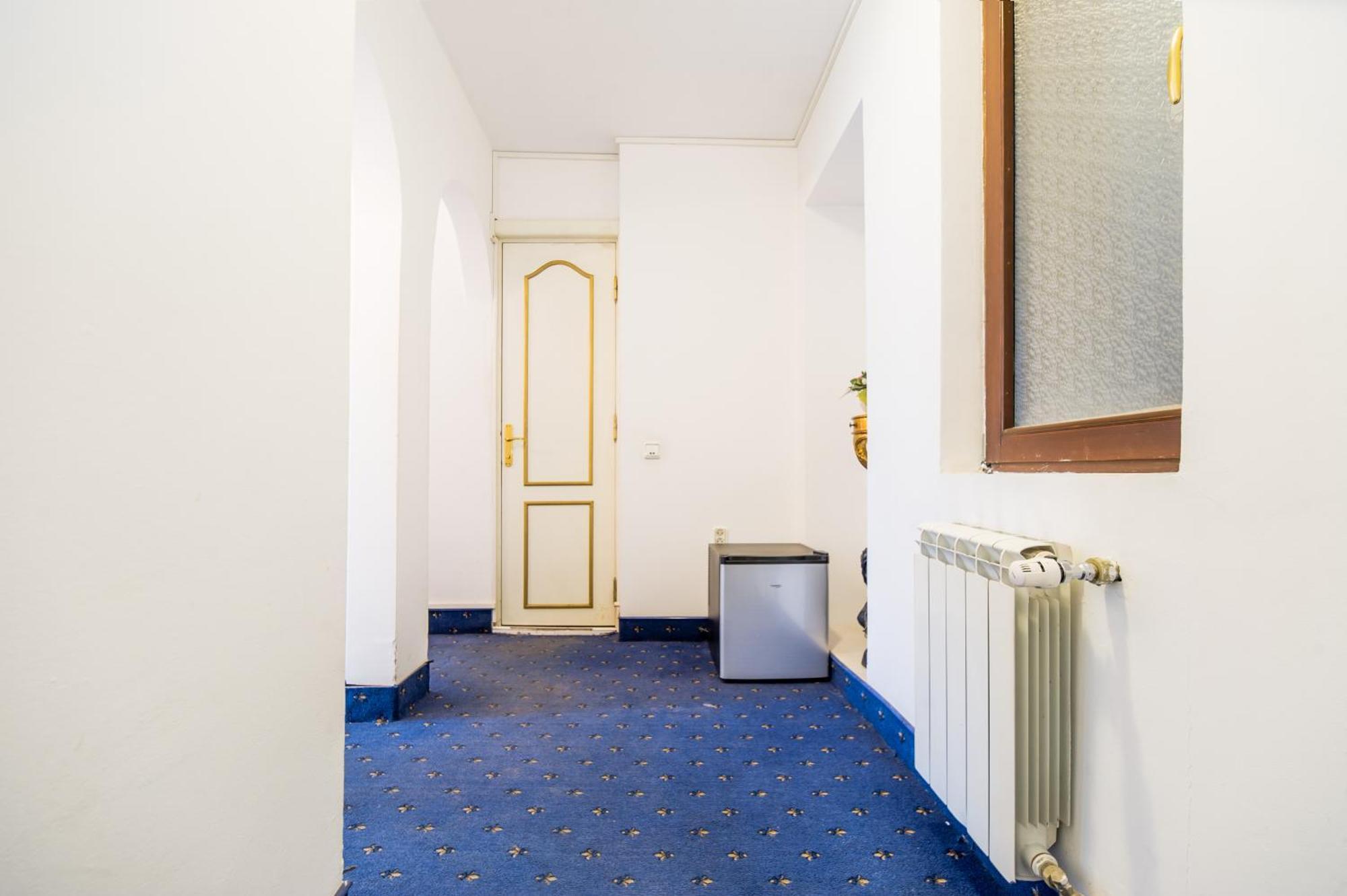 Carpati Imparatul Romanilor Hotel Bucarest