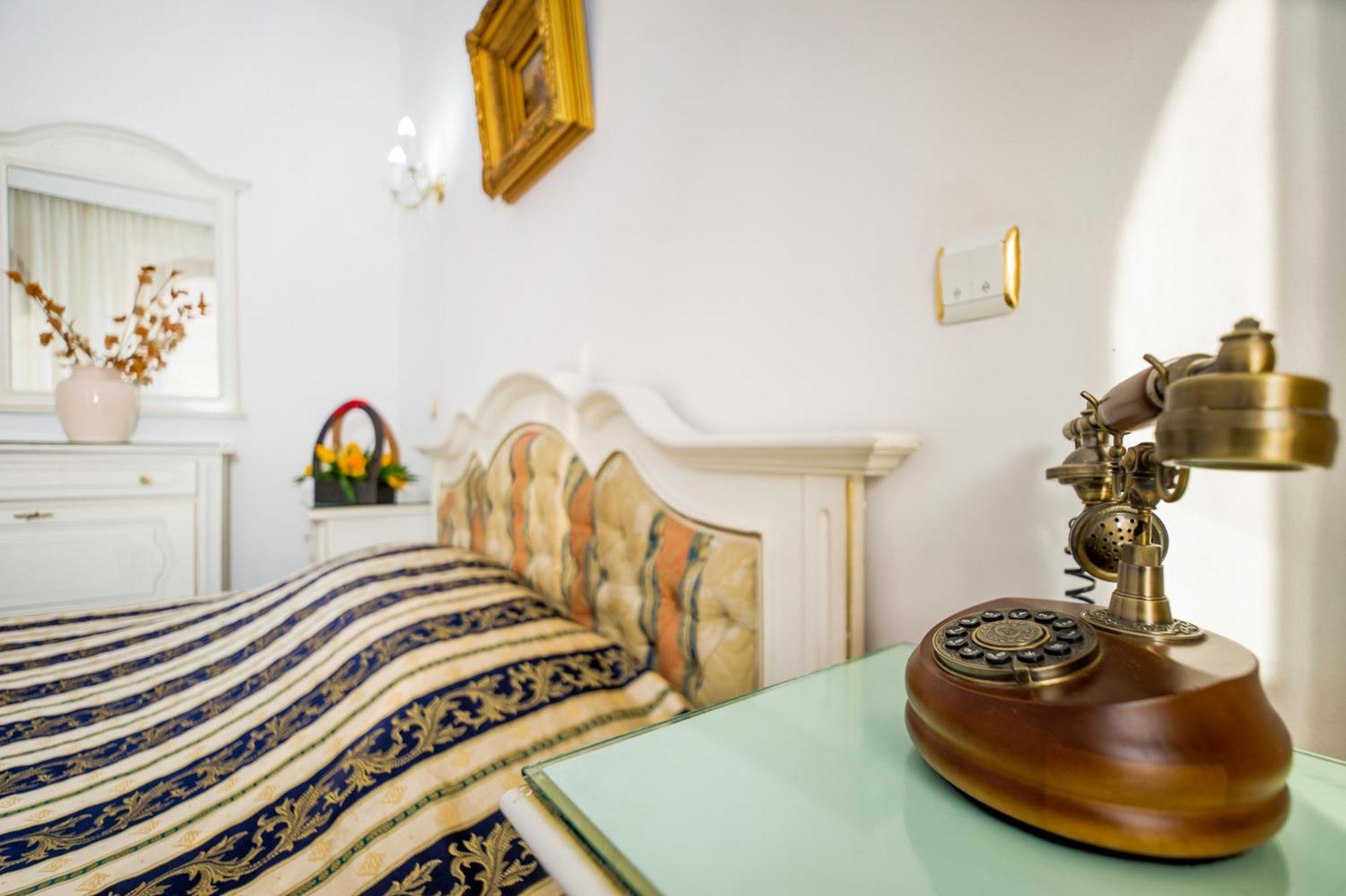 Carpati Imparatul Romanilor Hotel *