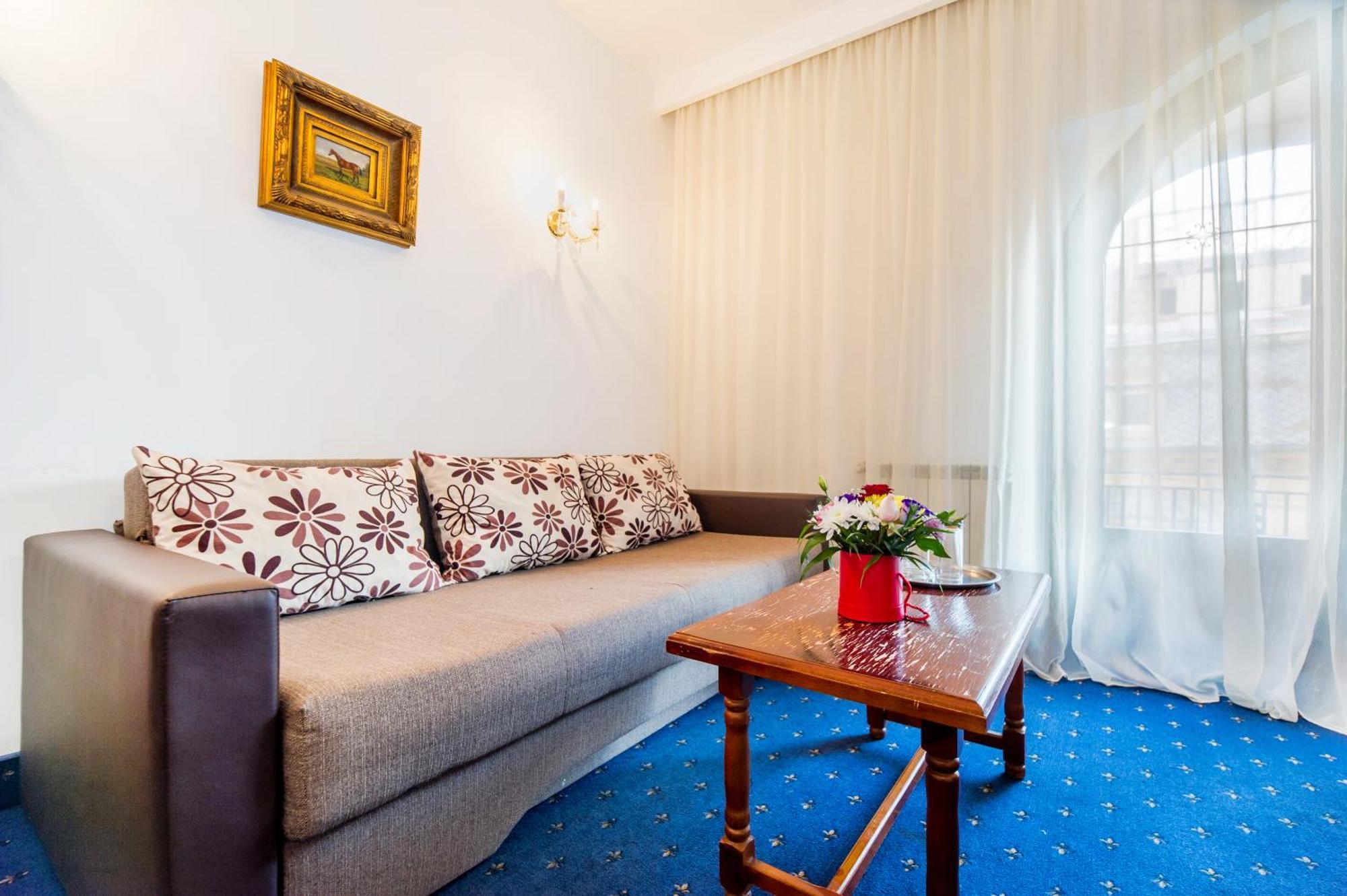 Hotel Carpati Imparatul Romanilor *