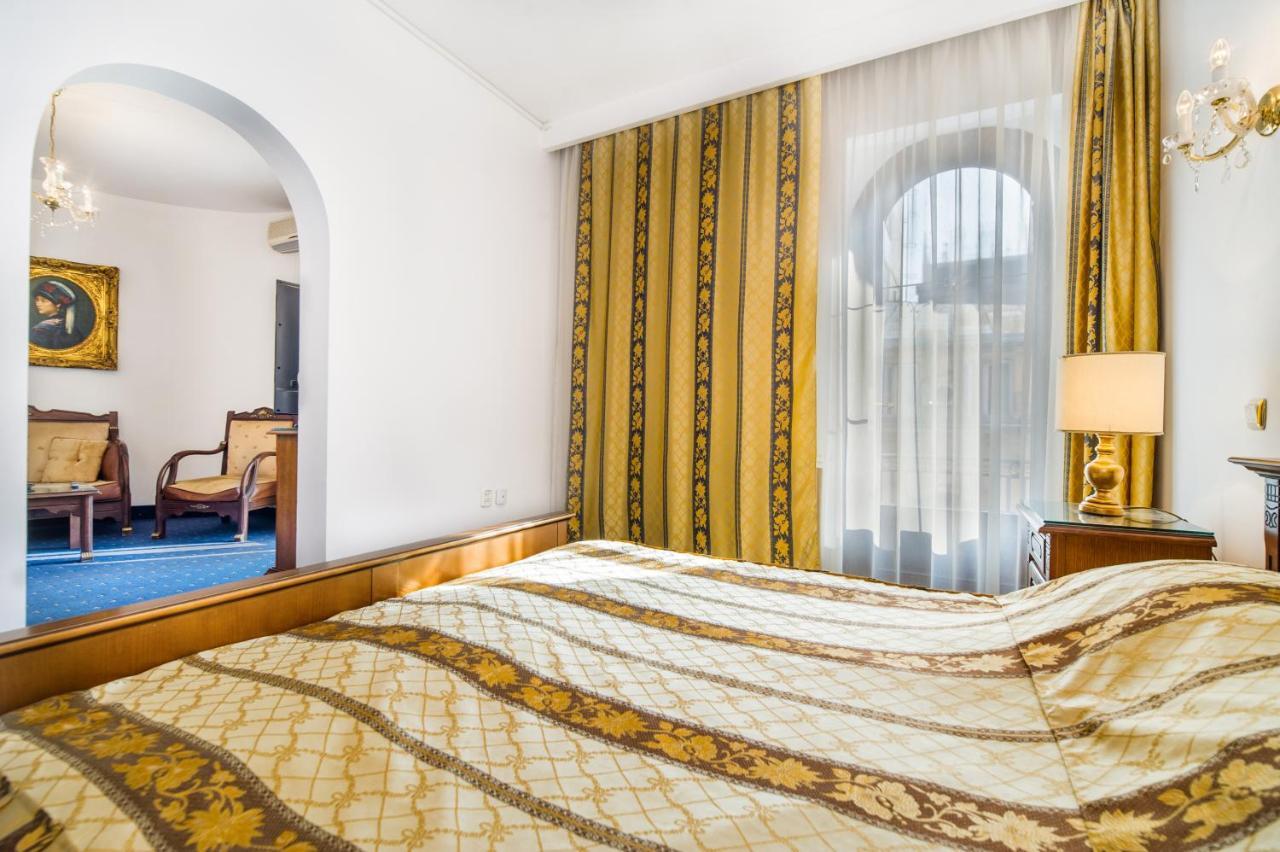 Hotel Carpati Imparatul Romanilor