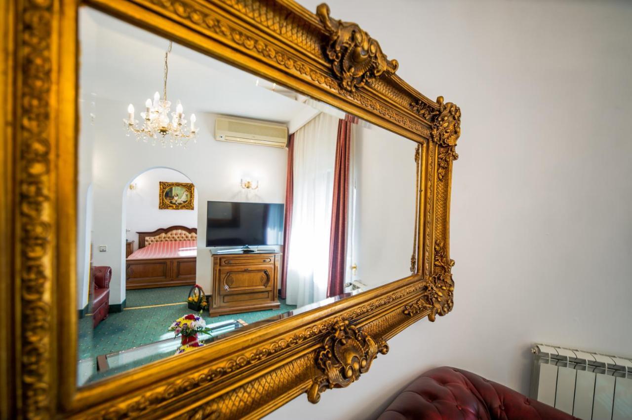 Hotel Carpati Imparatul Romanilor *