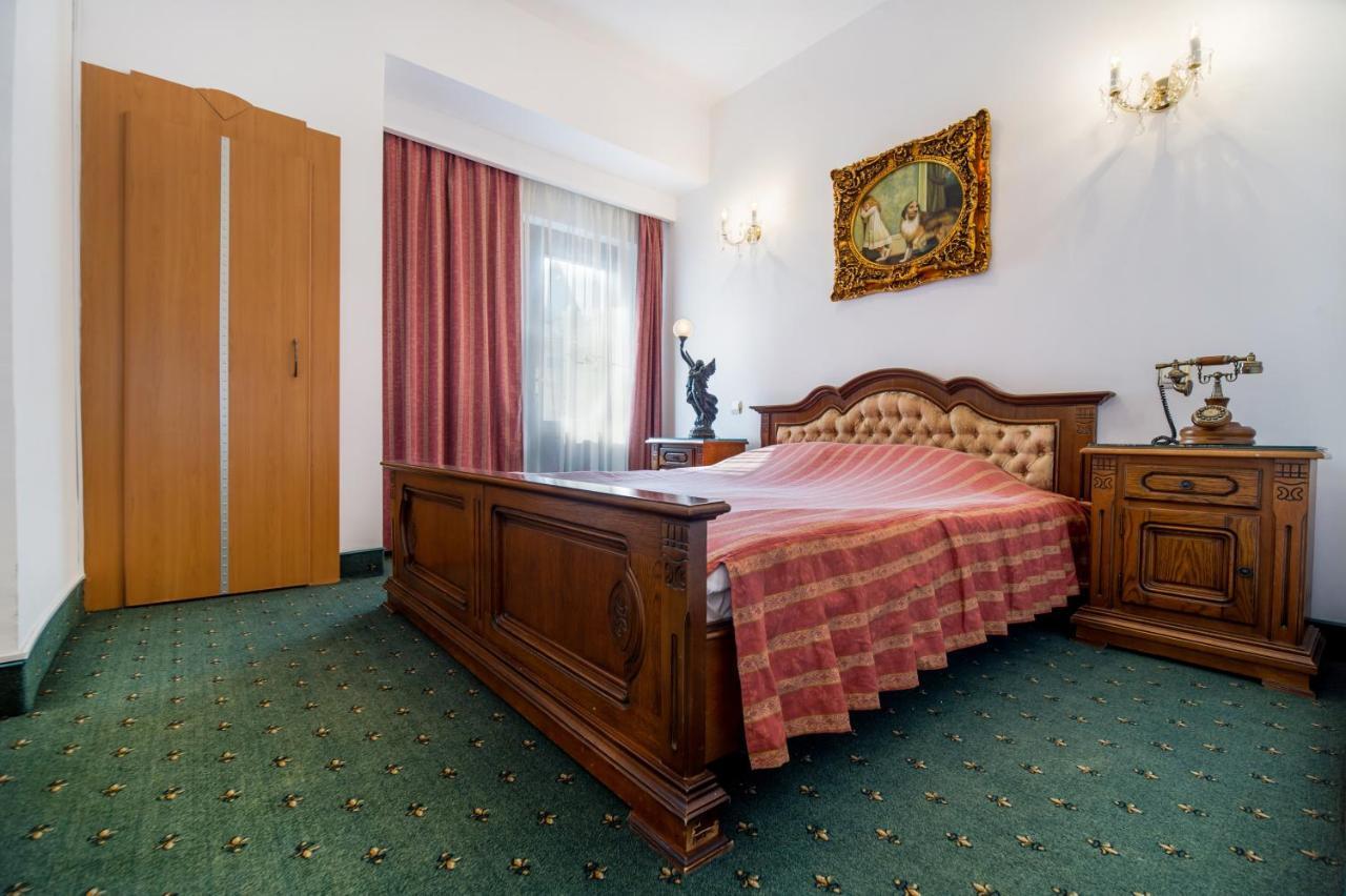 Hotel Carpati Imparatul Romanilor