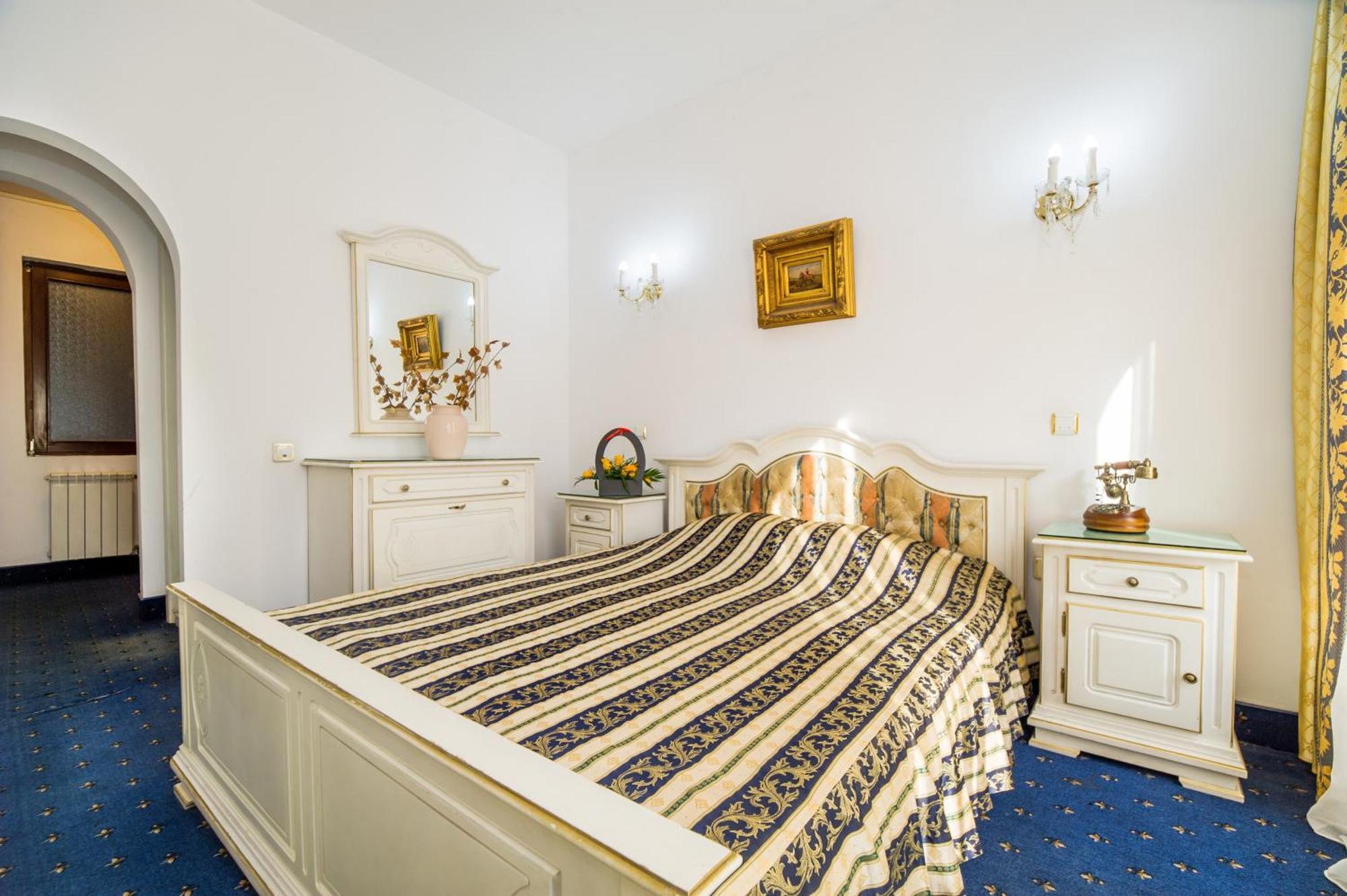 Hotel Carpati Imparatul Romanilor *
